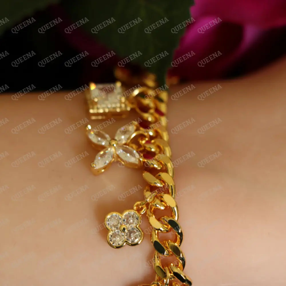 Beautiful Sparkling Crystals Flowers Charms Chain Bracelet Bracelet