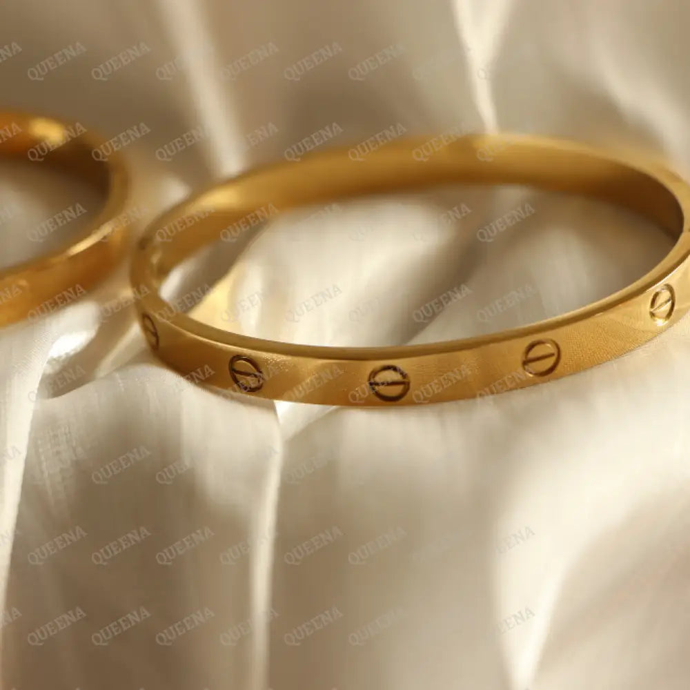 Iconic Bangle Plain Love Bracelet - High Quality 18K Gold Plated Statement Piece