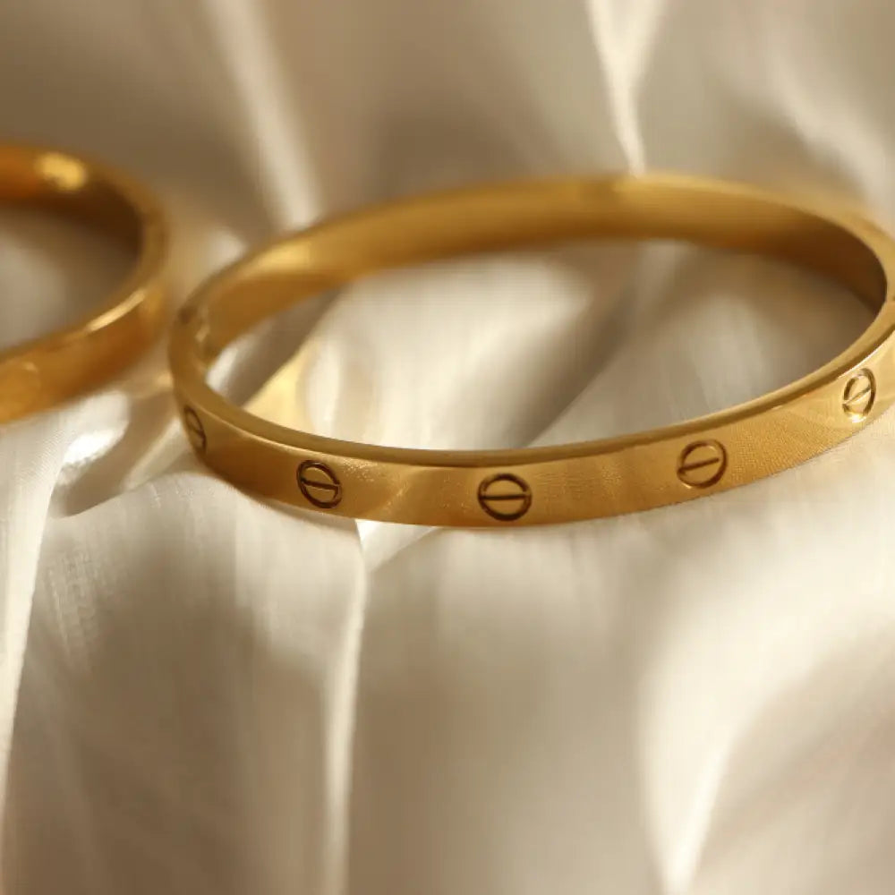 Iconic Bangle Plain Love Bracelet - High Quality 18K Gold Plated Statement Piece
