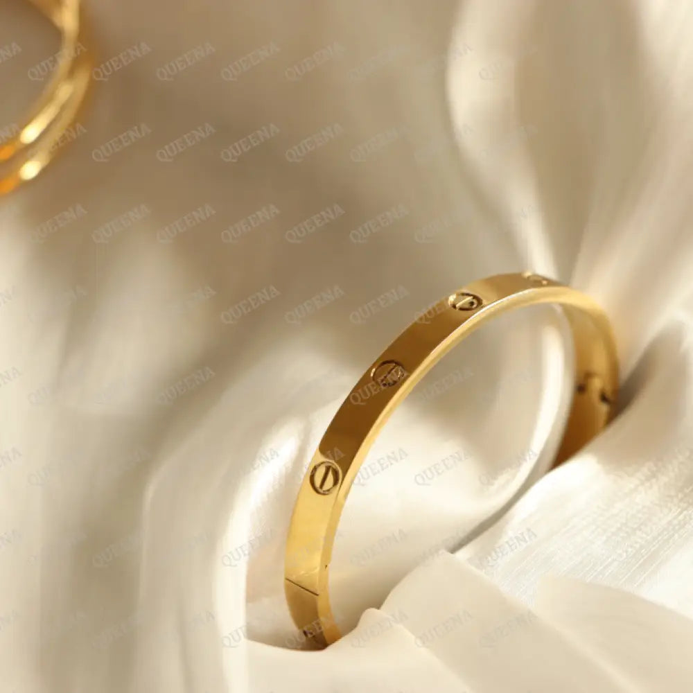 Iconic Bangle Plain Love Bracelet - High Quality 18K Gold Plated Statement Piece