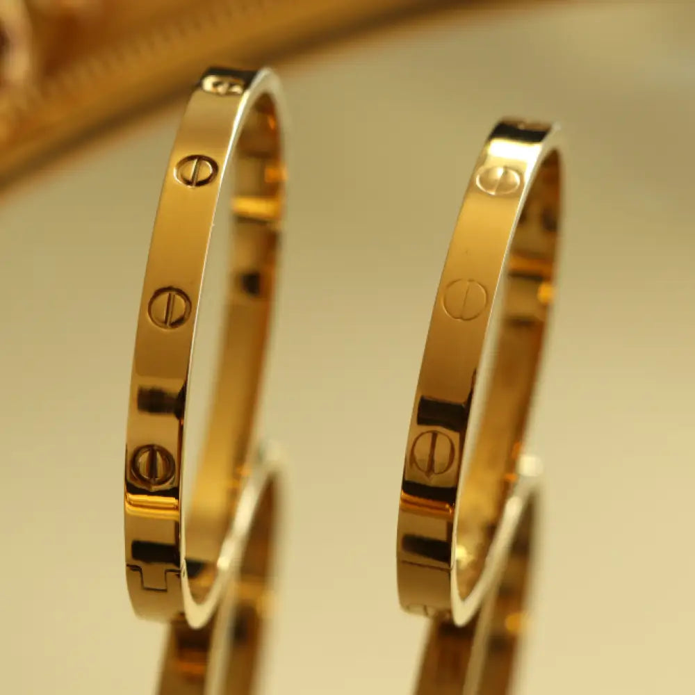 Iconic Bangle Plain Love Bracelet - High Quality 18K Gold Plated Statement Piece