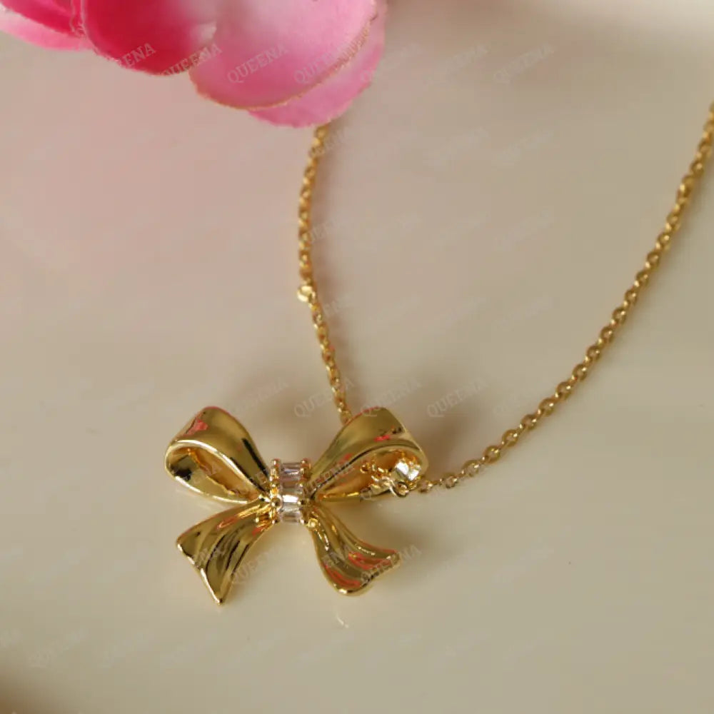 LOLy Crystal Bow Necklace Necklaces