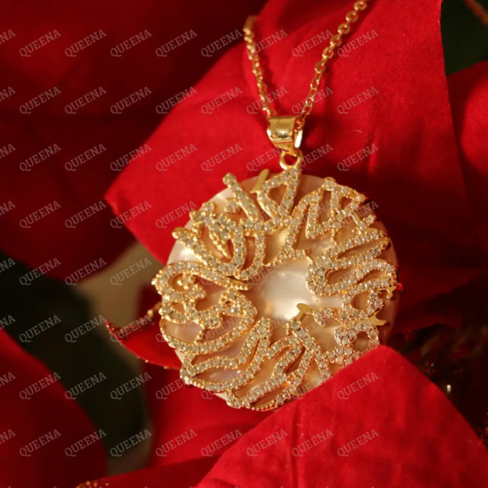 Luxury Golden Necklace (فالله خير حافظا) ’ALLAH IS THE BEST PROTECTOR ’ written in Arabic Calligraphy - Necklace