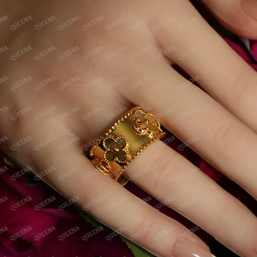 Luxury HALF SET 18k Gold Plated Clovia Golden Floral Laser Clovers Set (Bangle + Ring) Jewelry Sets