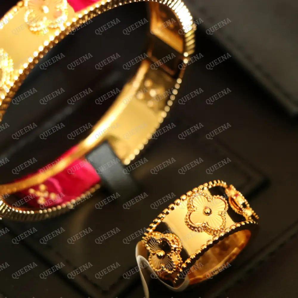 Luxury HALF SET 18k Gold Plated Clovia Golden Floral Laser Clovers Set (Bangle + Ring) Jewelry Sets