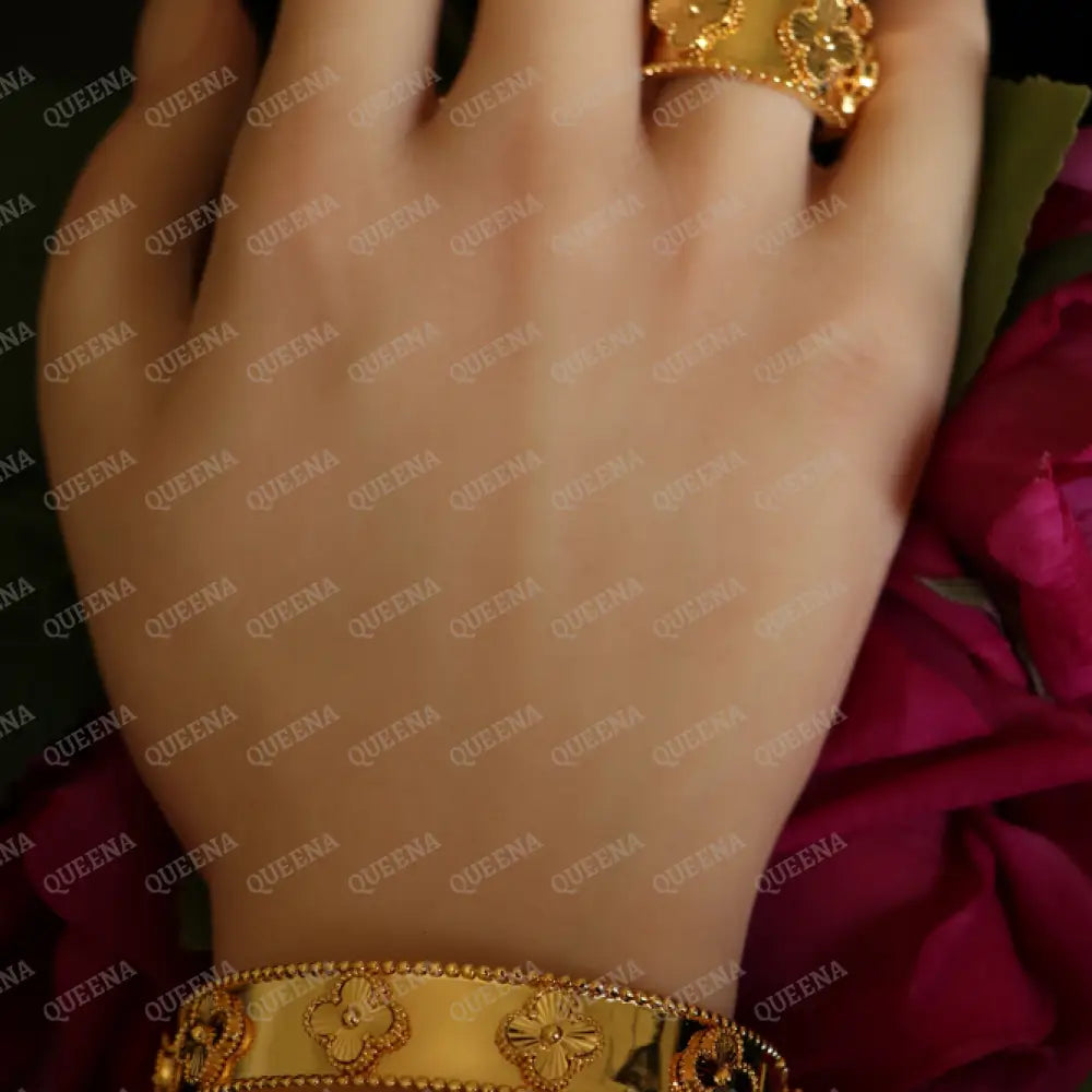 Luxury HALF SET 18k Gold Plated Clovia Golden Floral Laser Clovers Set (Bangle + Ring) Jewelry Sets