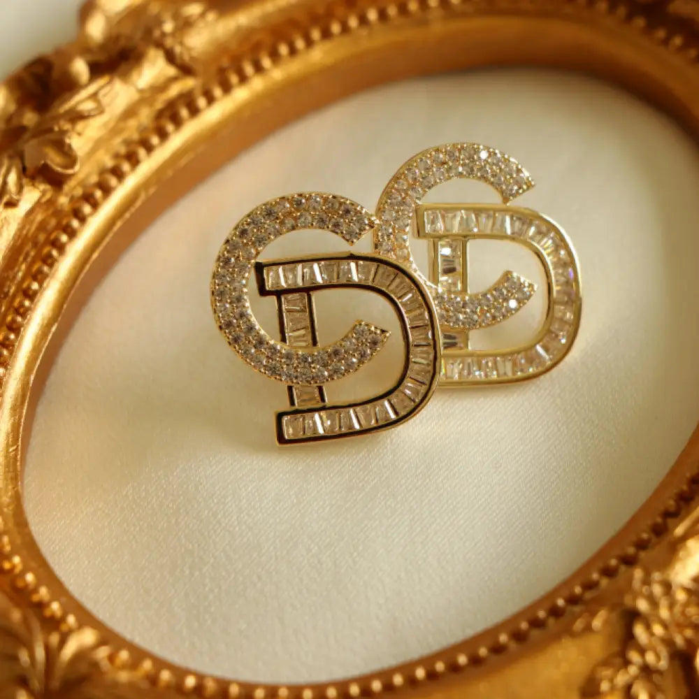 Luxury Shiny Cd Stud Earrings Studded With Crystal & Zircon