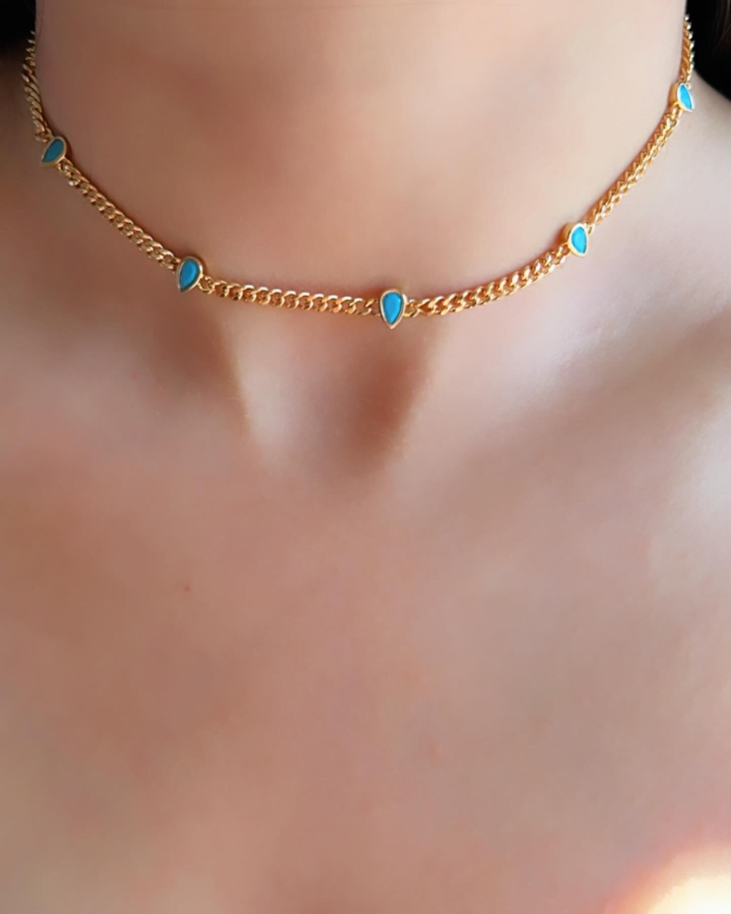 Short Gold Choker Necklace with shiny Almond Teardrop Stones