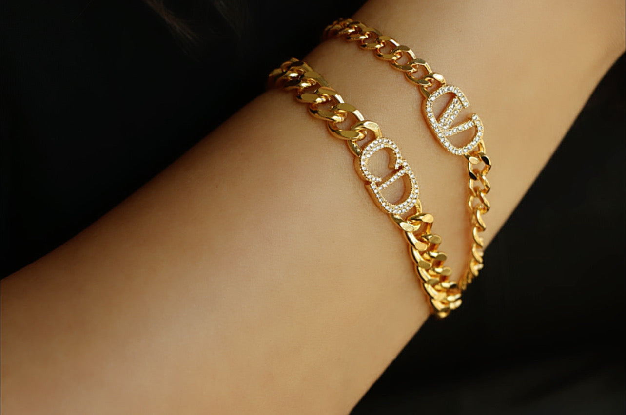 Luxury New CD Link chain Bracelet studded with Zircon - High Quality 18k Gold Plated Statement Piece