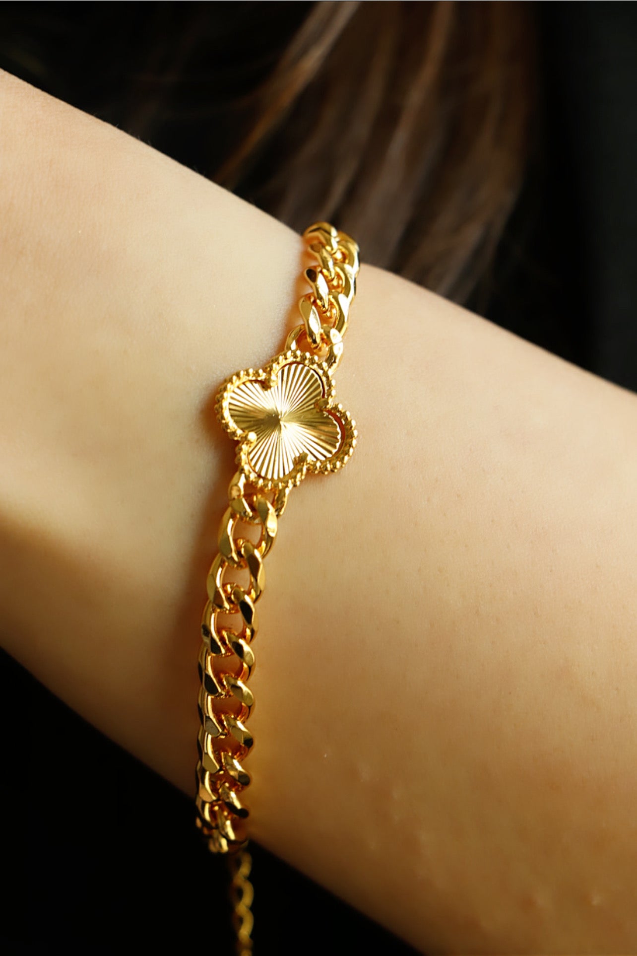 Janzeer Chain Bracelet of VCA with ONE YELLOW GOLD Leaf Clover
