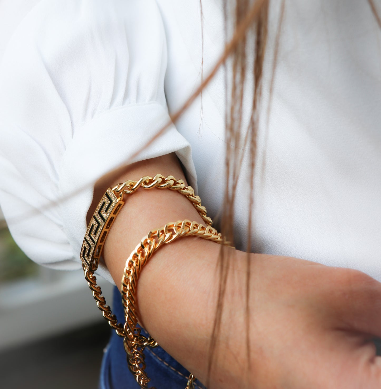 Trendy Crystal Zigzag Gold and Black Zircon Bar Bracelet