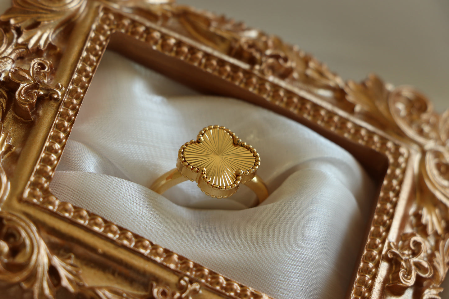 Luxury VCA RING - Luxury VCA YELLOW GOLD Leaf Clover Ring