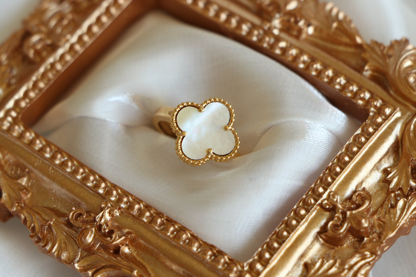 Luxury VCA RING - MOTHER OF PEARL Leaf Clover Free Size Ring - Adjustable