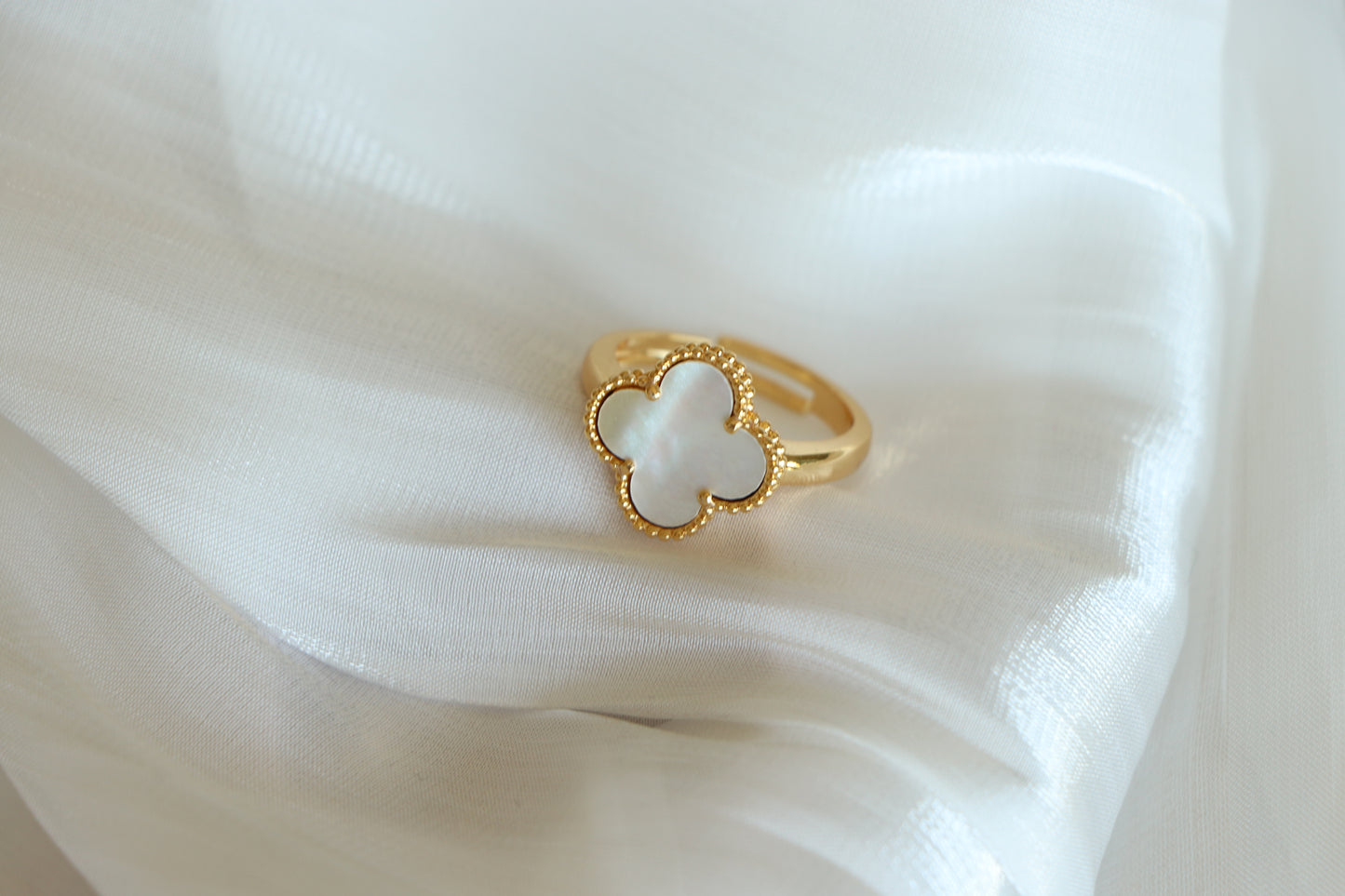 Luxury VCA RING - MOTHER OF PEARL Leaf Clover Free Size Ring - Adjustable