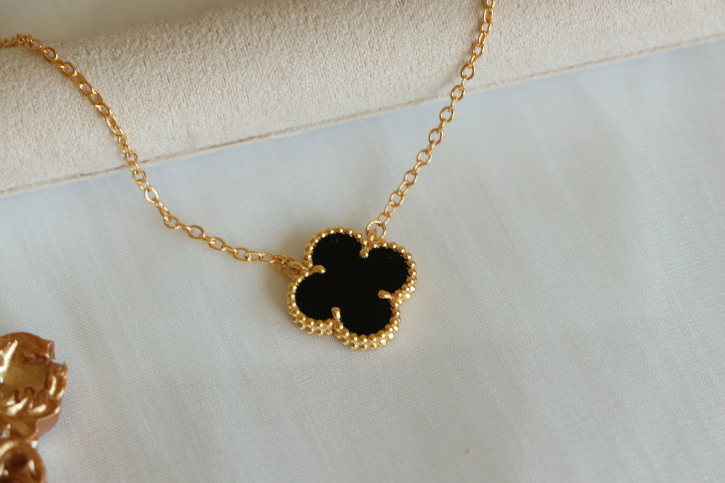 VCA Pendant Necklace BLACK ONYX Leaf Clover