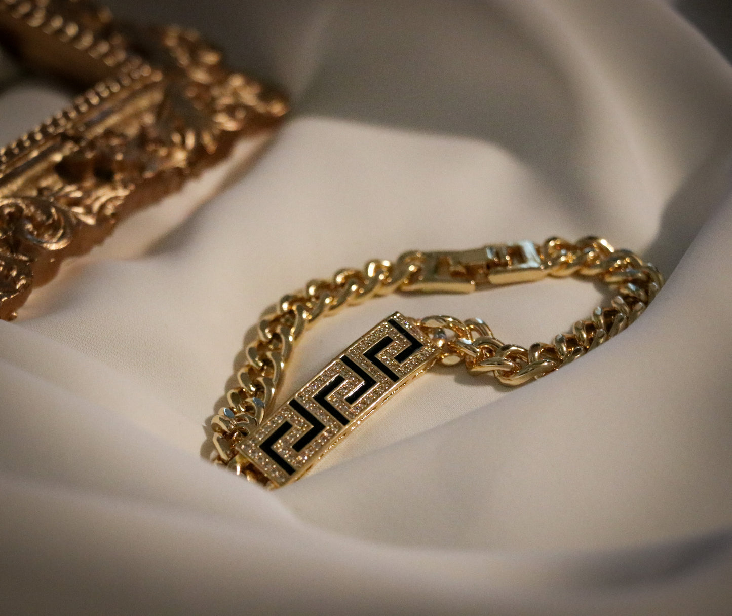 Trendy Crystal Zigzag Gold and Black Zircon Bar Bracelet