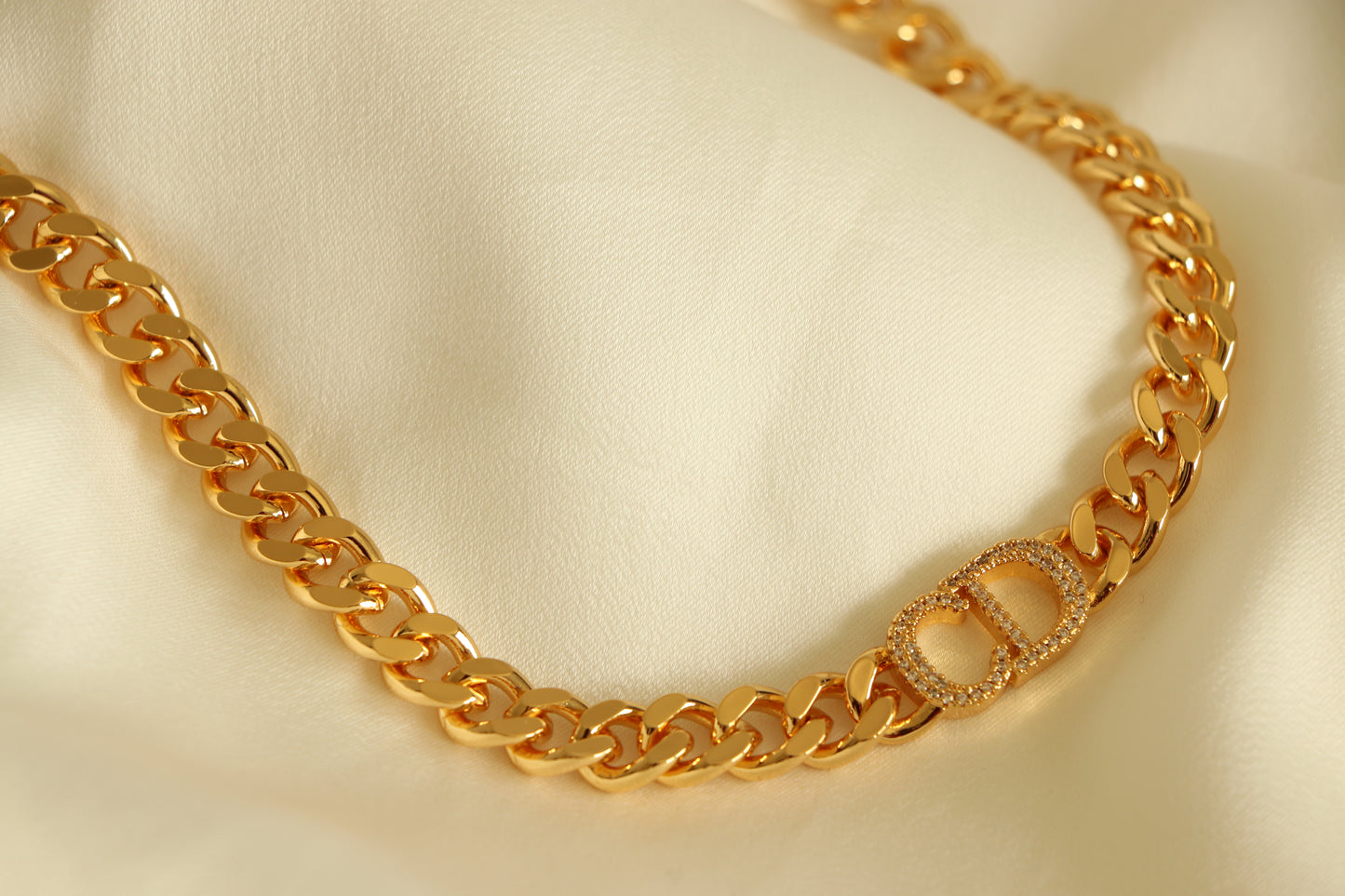 Luxury New CD Link chain  Necklace studded with Zircon - High Quality 18k Gold Plated Statement Piece