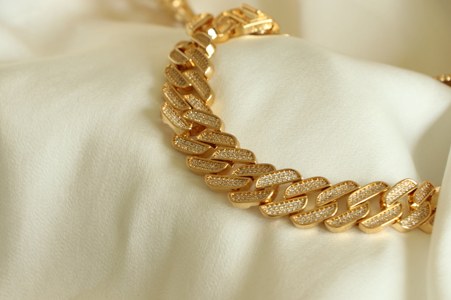 Luxurious Golden Janzeer Chain Bracelet Studded with Full Zircon