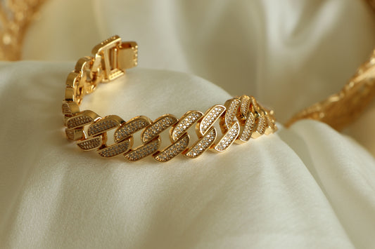 Luxurious Golden Janzeer Chain Bracelet Studded with Full Zircon