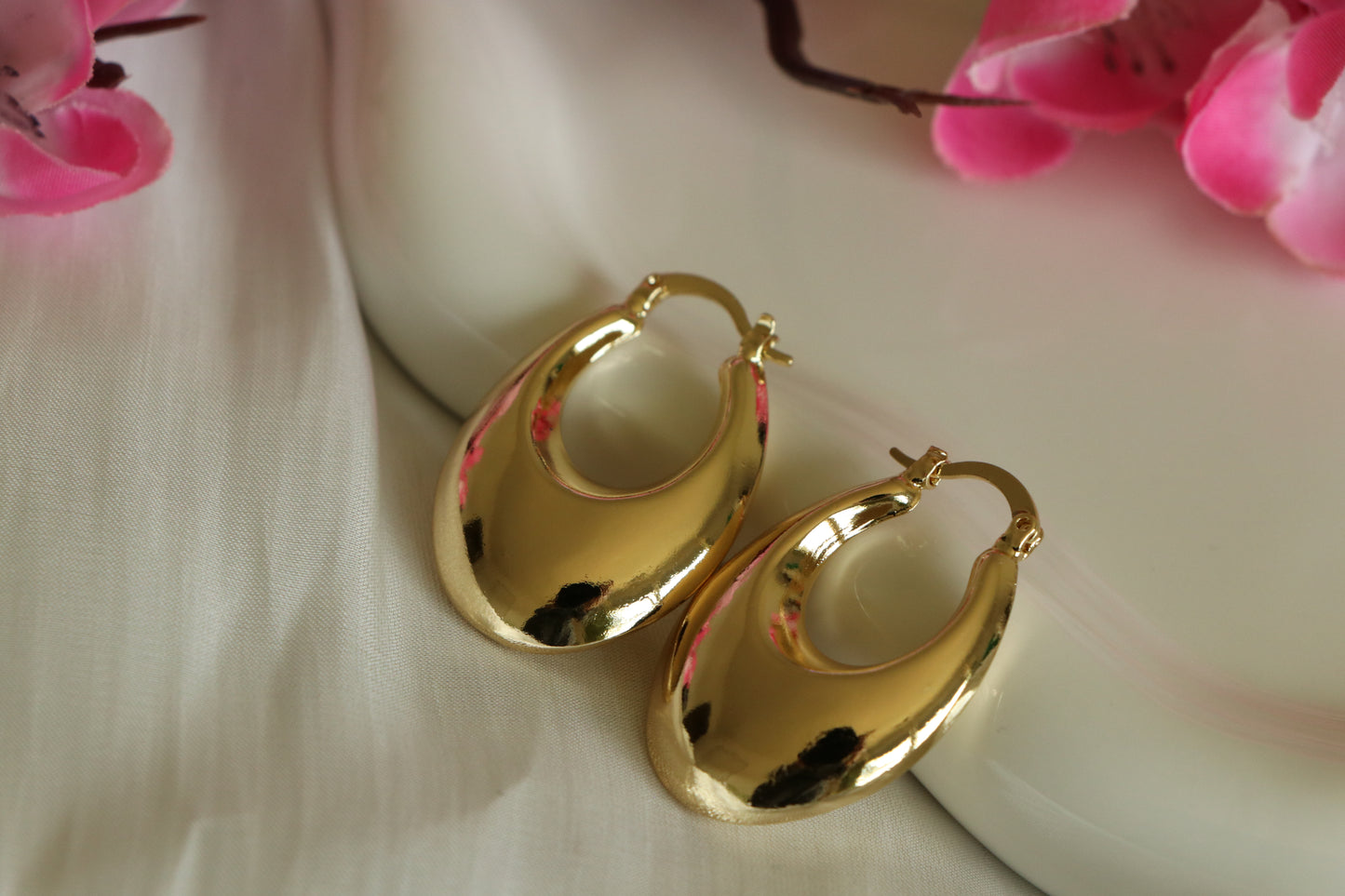 Evie Gold Oval Chunky Earrings