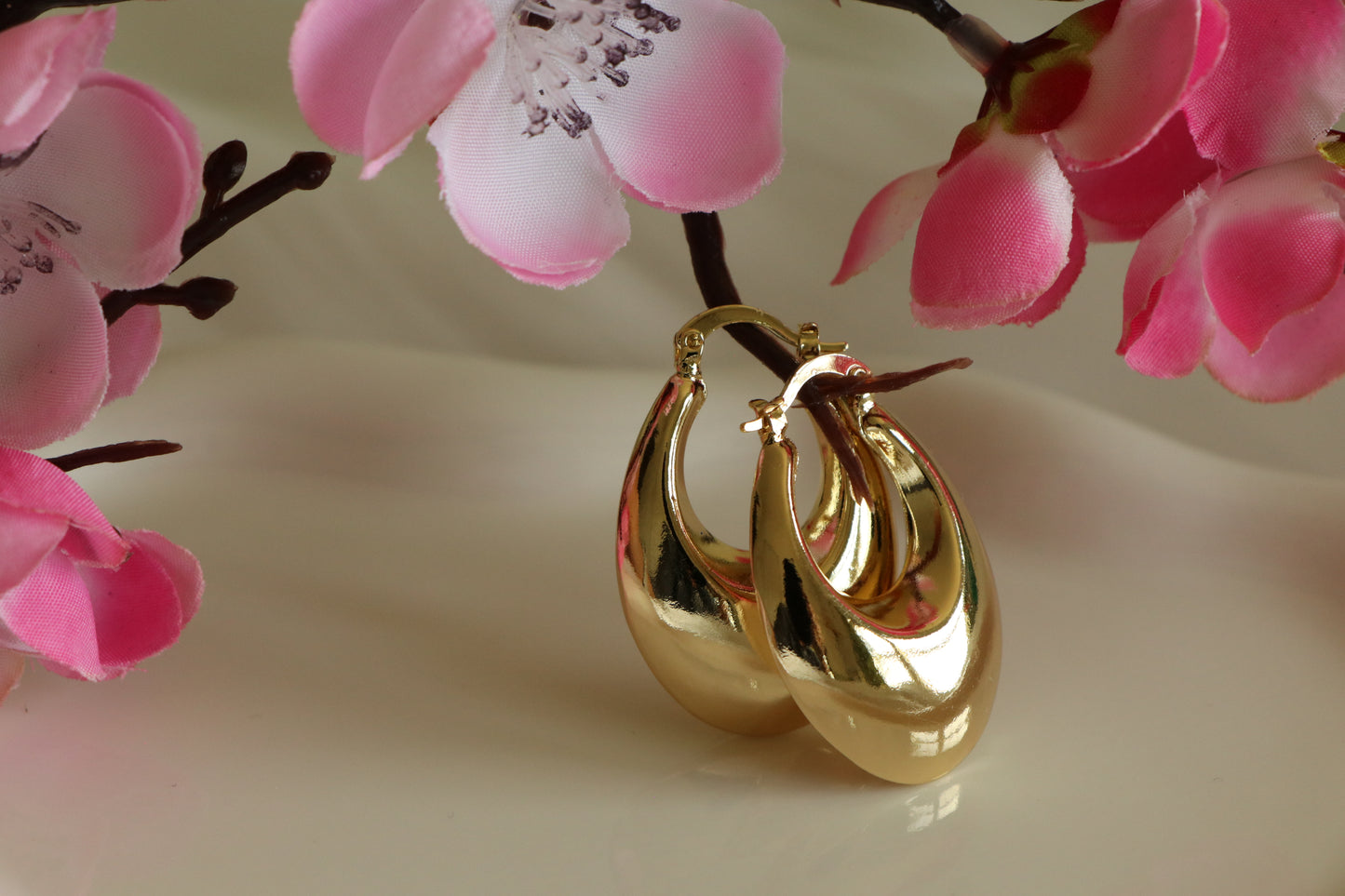 Evie Gold Oval Chunky Earrings