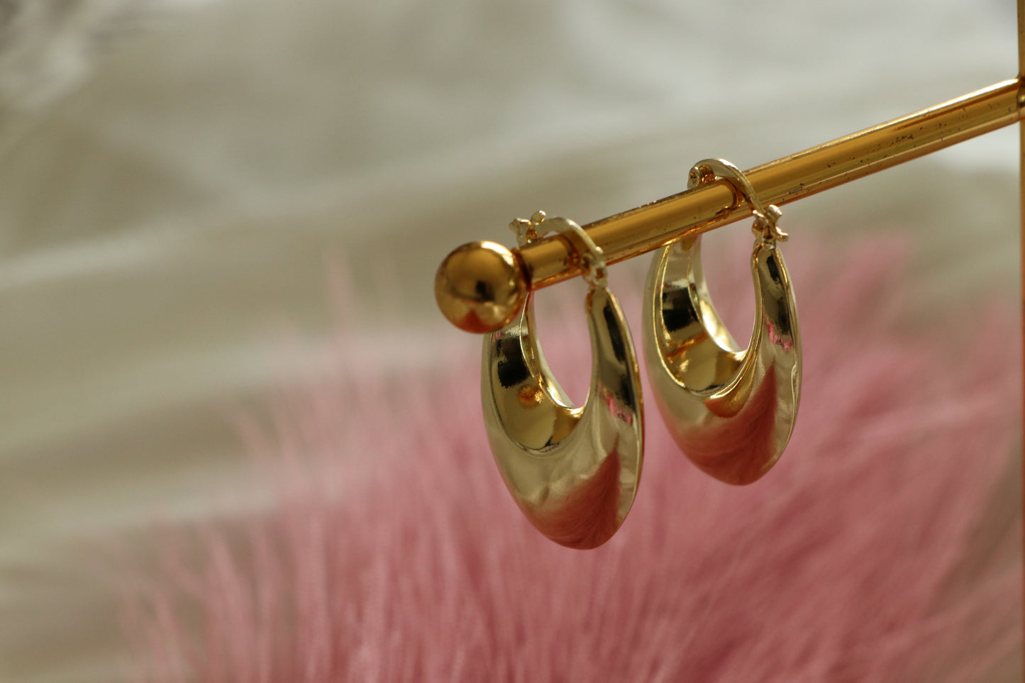 Evie Gold Oval Chunky Earrings