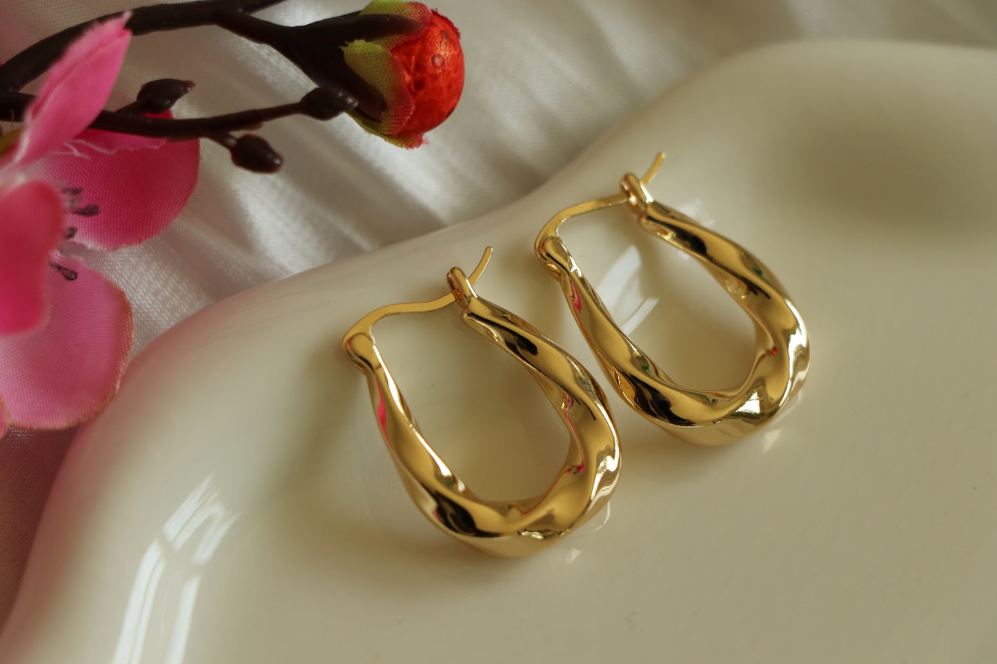 Lara Chunky Square Hoop Earrings