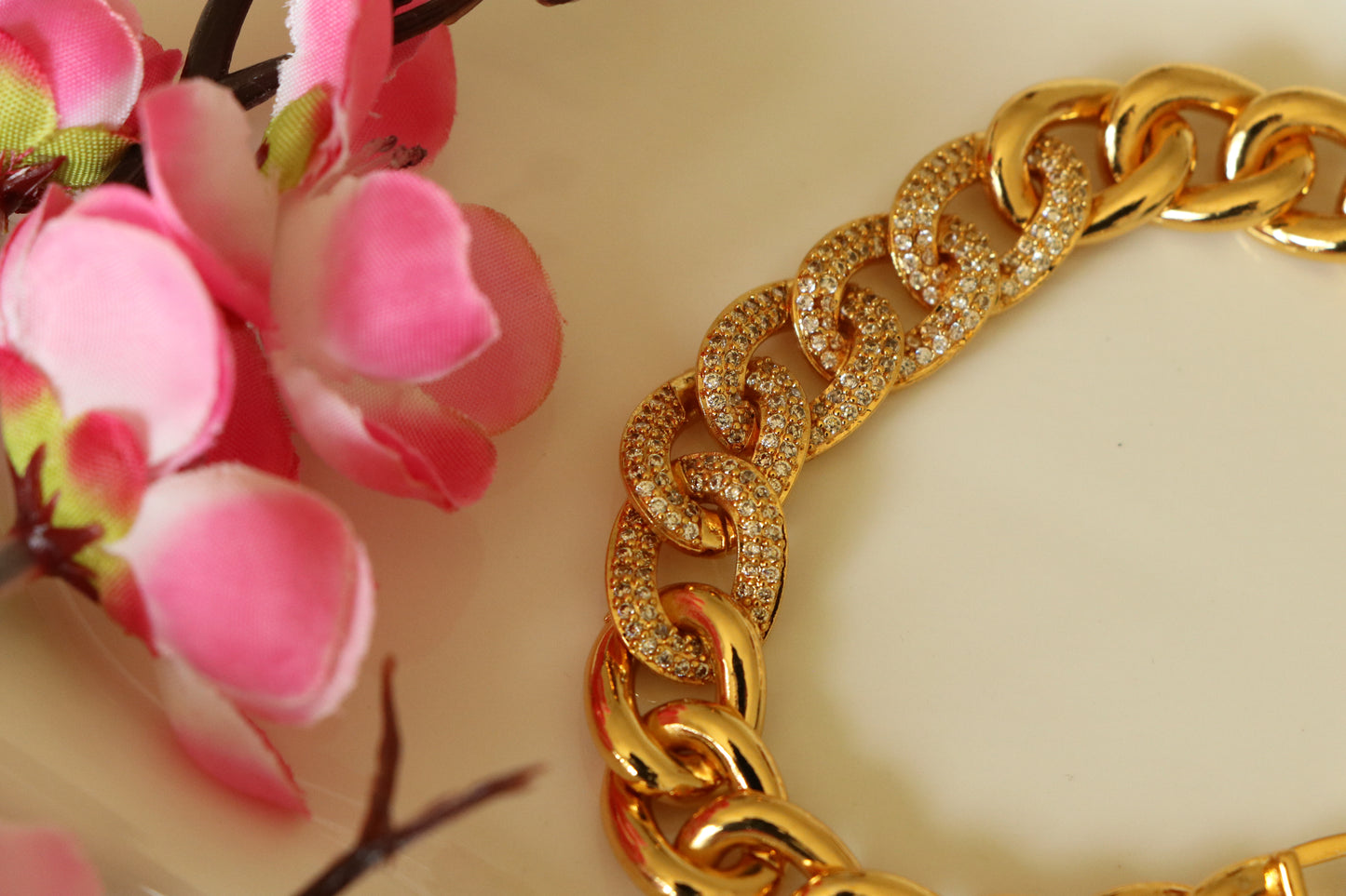 Luxurious Golden Wide Janzeer Chain Bracelet Studded with Zircon