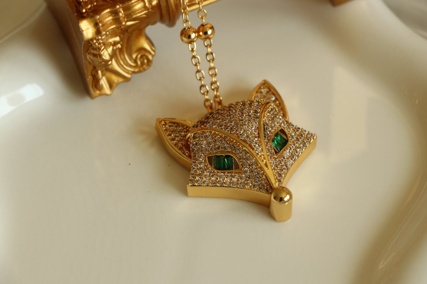 Luxuries Golden Fox Pendent Necklace - High Quality 18k Gold Plated Statement Piece