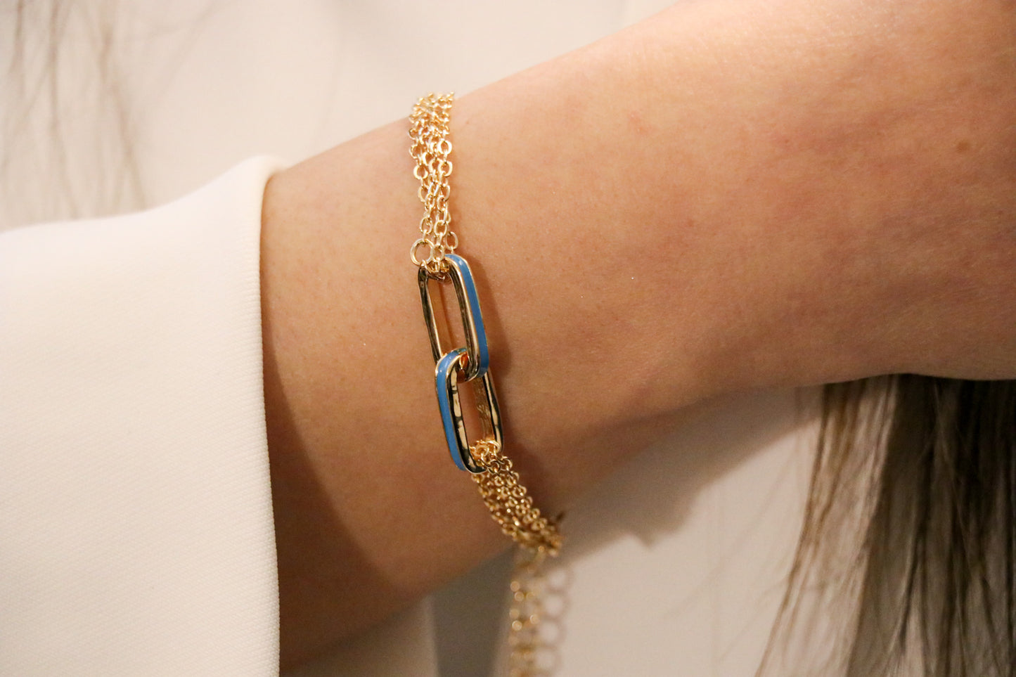 Double Interlocking Paperclip Link chain Bracelet in Yellow Gold with a Blue Turquoise Touch