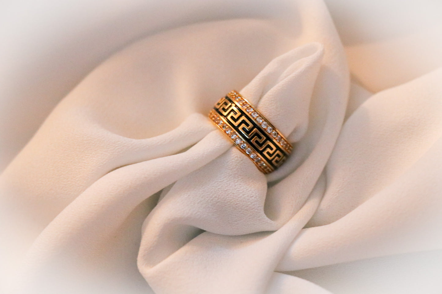 Trendy Ring with Versace Zigzag Pattern in Zircon Gold and Black