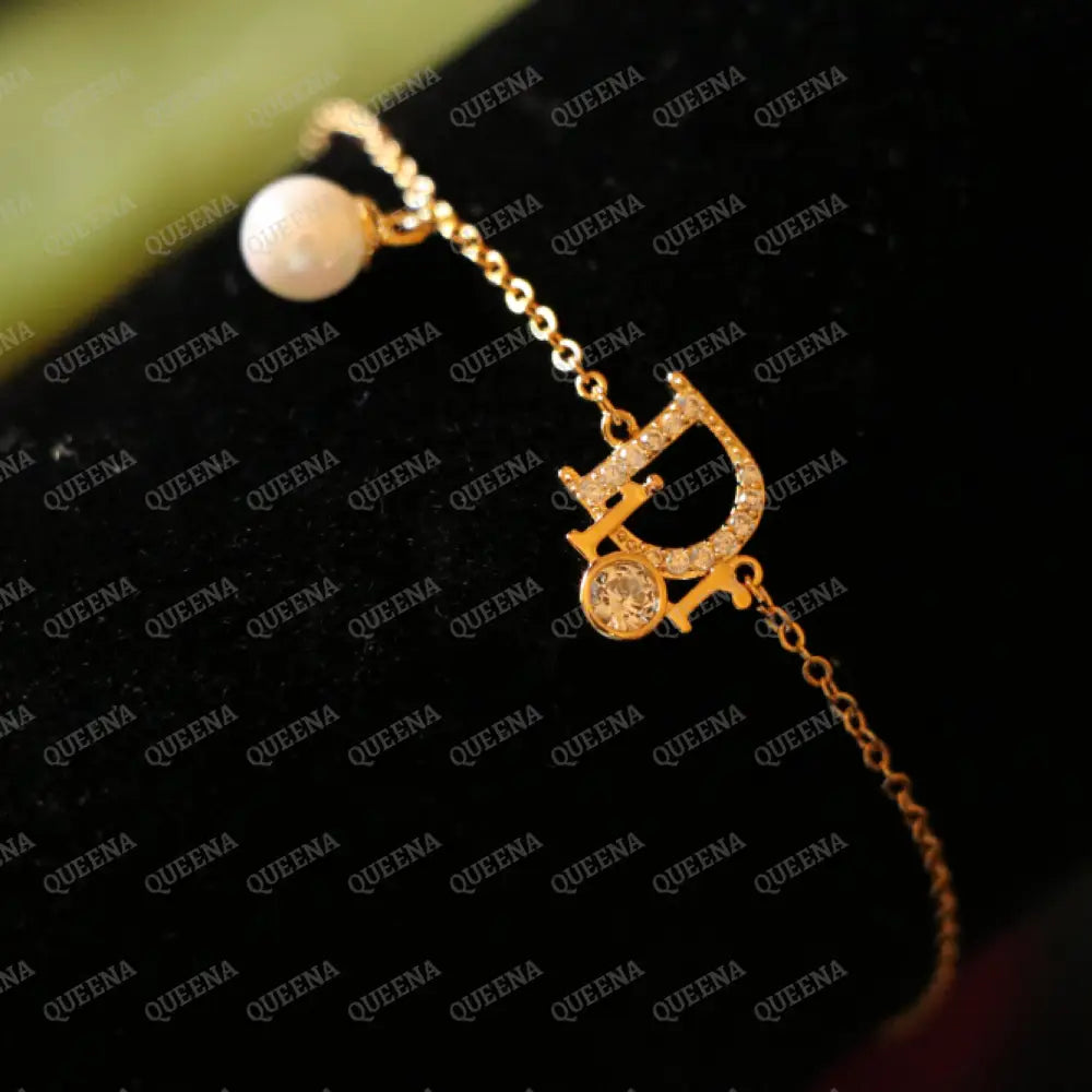 Delicate Elegant Diora Bracelet with Pearl Bracelet