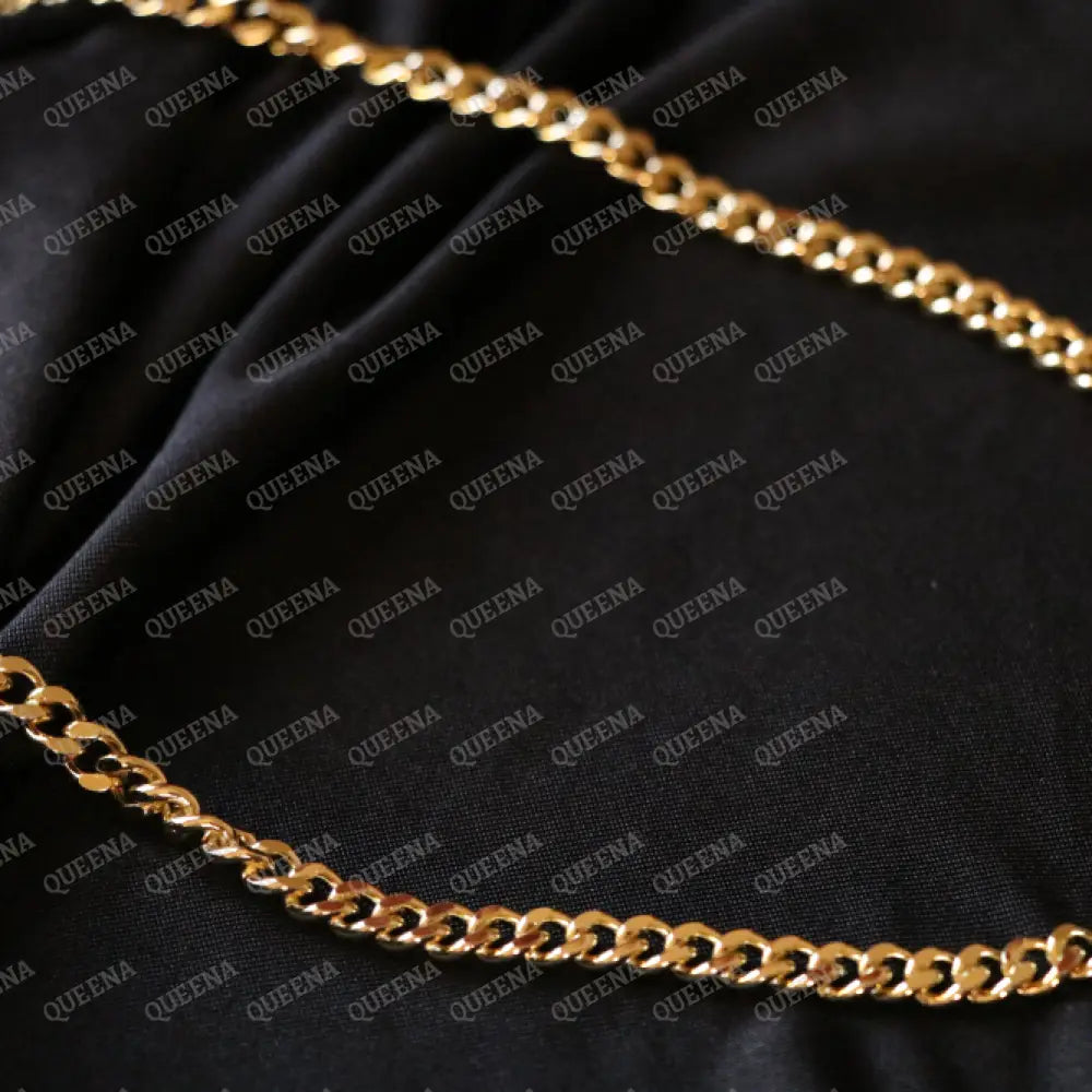 Essential Golden Plain Cuban Chain Necklace Necklaces