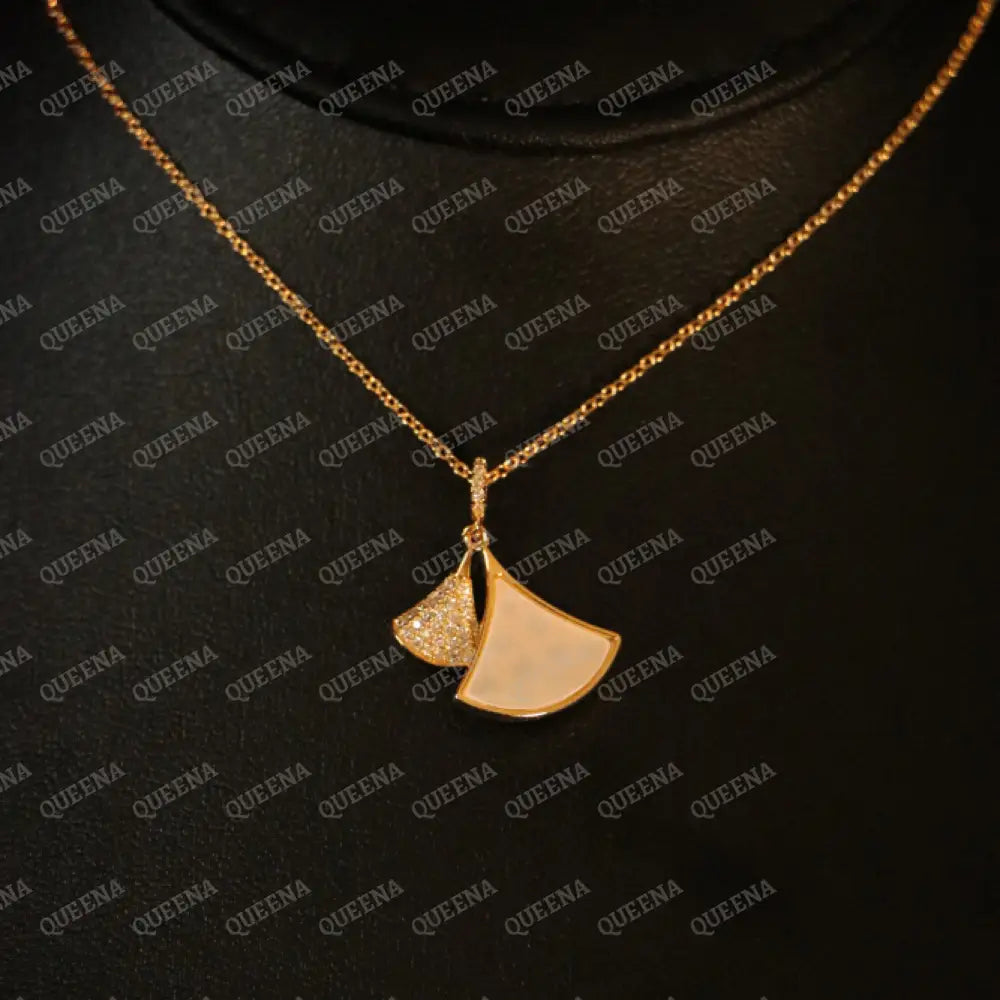 Gloria Elegant Necklace Necklaces