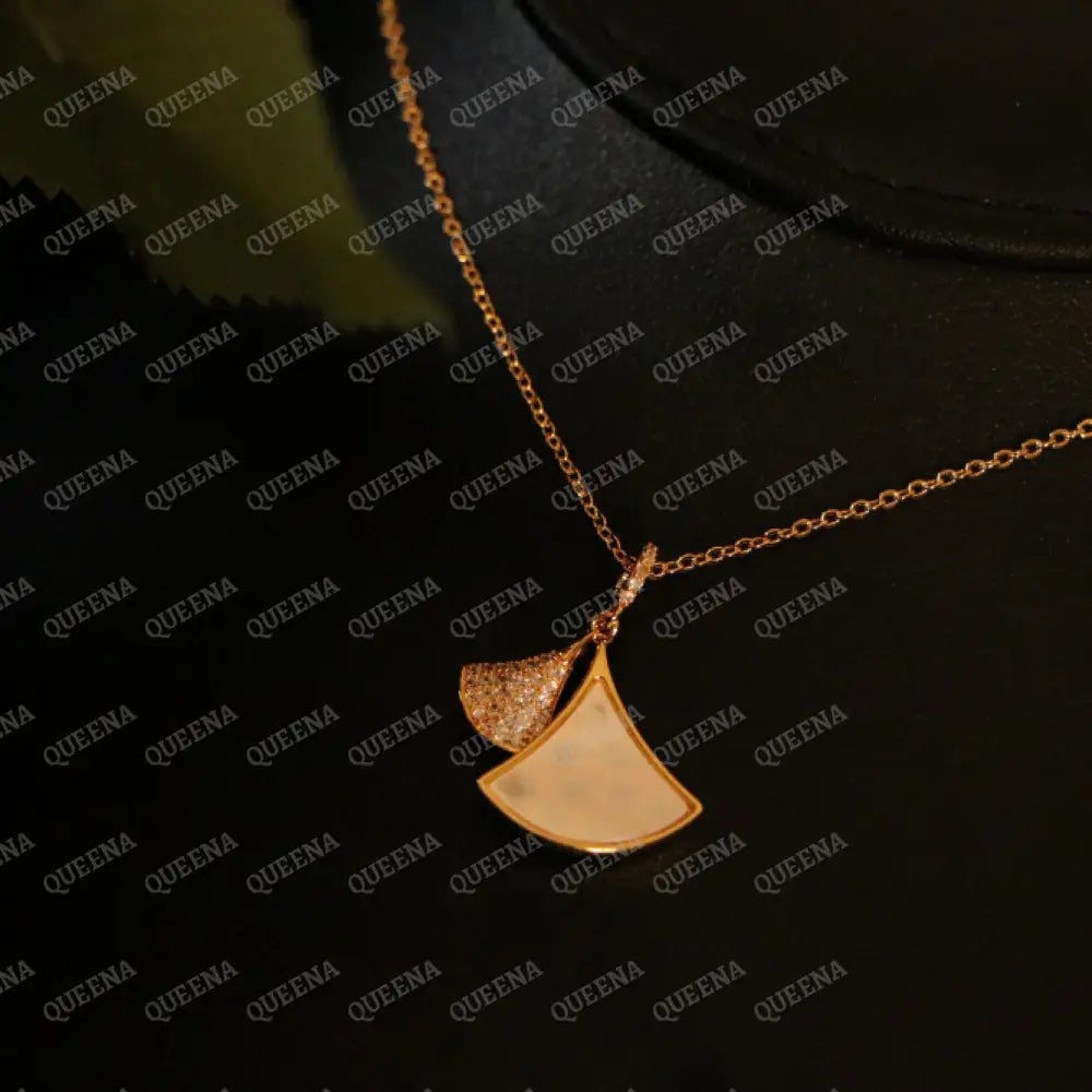 Gloria Elegant Necklace Necklaces