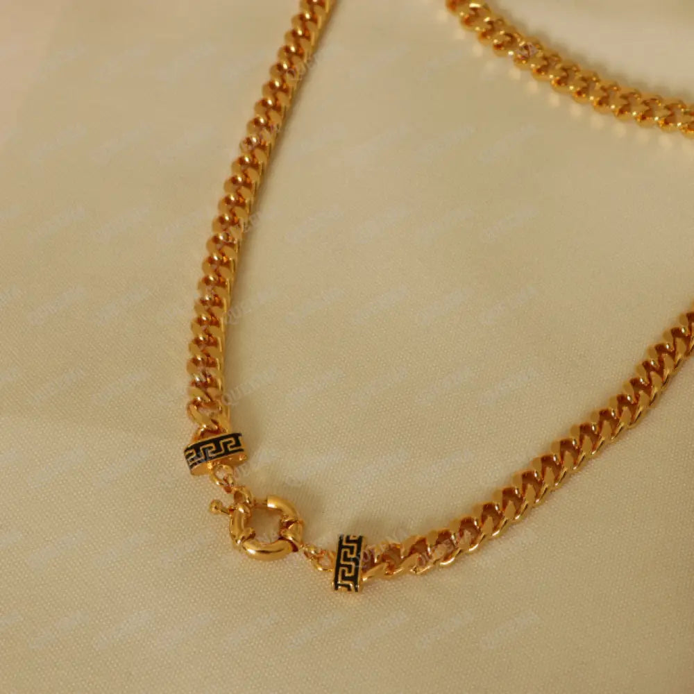 Golden Janzeer Chain Necklace With Circle Lock In Black Versacie Touch Necklaces