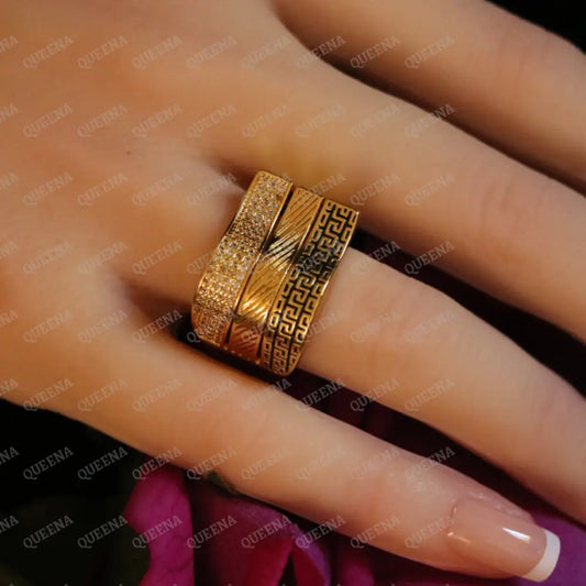 Iconic Luxury Ring with Versace Zigzag Pattern in Zircon Gold and Black Rings