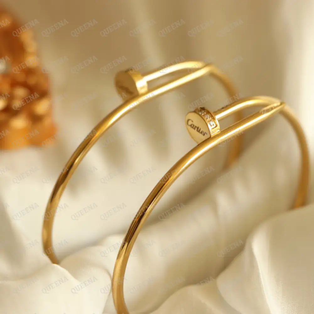 Iconic Nail Bangle Bracelet With Zircon - High Quality 18K Gold Plated Statement Piece