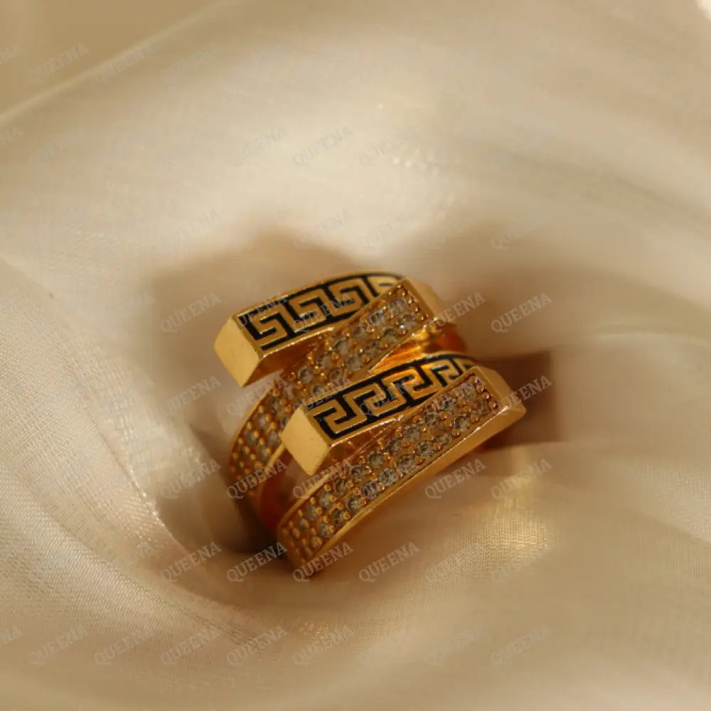 Iconic Ring With Versace Zigzag Pattern In Zircon Gold And Black Rings