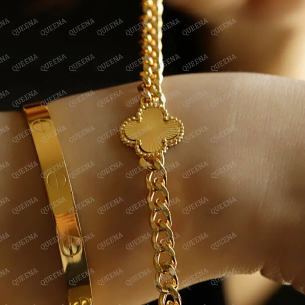 Janzeer Chain Bracelet Of Vca With One Yellow Gold Leaf Clover