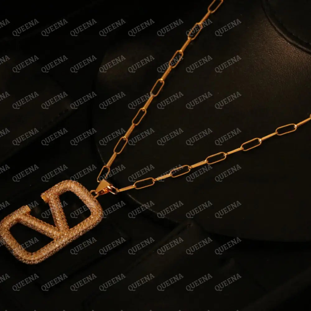 Luxurious Sparkle Valentina Big Pendant With Paperclip Chain Necklace Studded with Full Zircons Necklaces