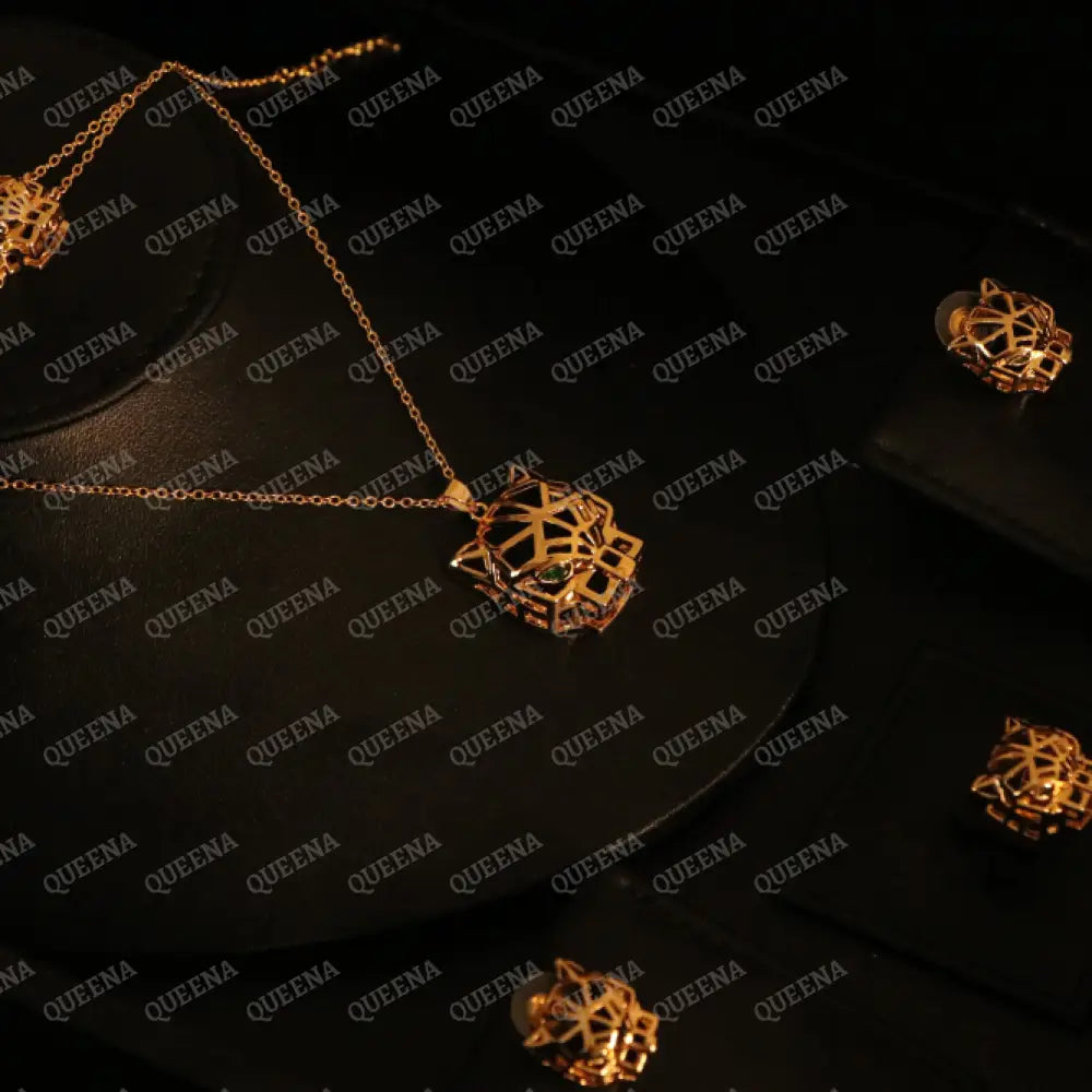 Luxury 18K Gold-Plated PANTHER Head JEWELRY SET 4 Pieces Golden Panther Head with Green Eyes Jewelry Sets