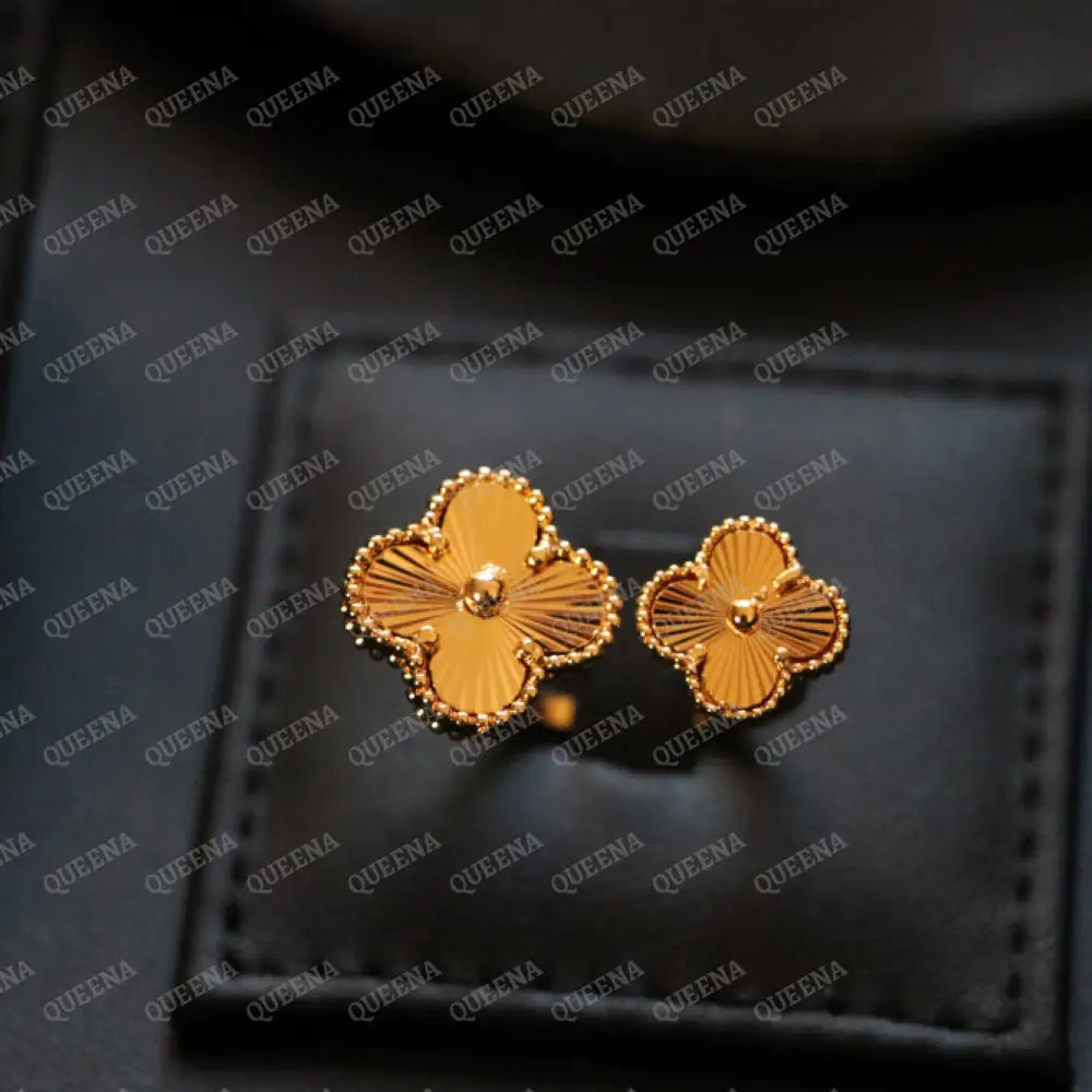 Luxury Clover RING - Between The Finger Ring - Adjustable (Free Size) Rings