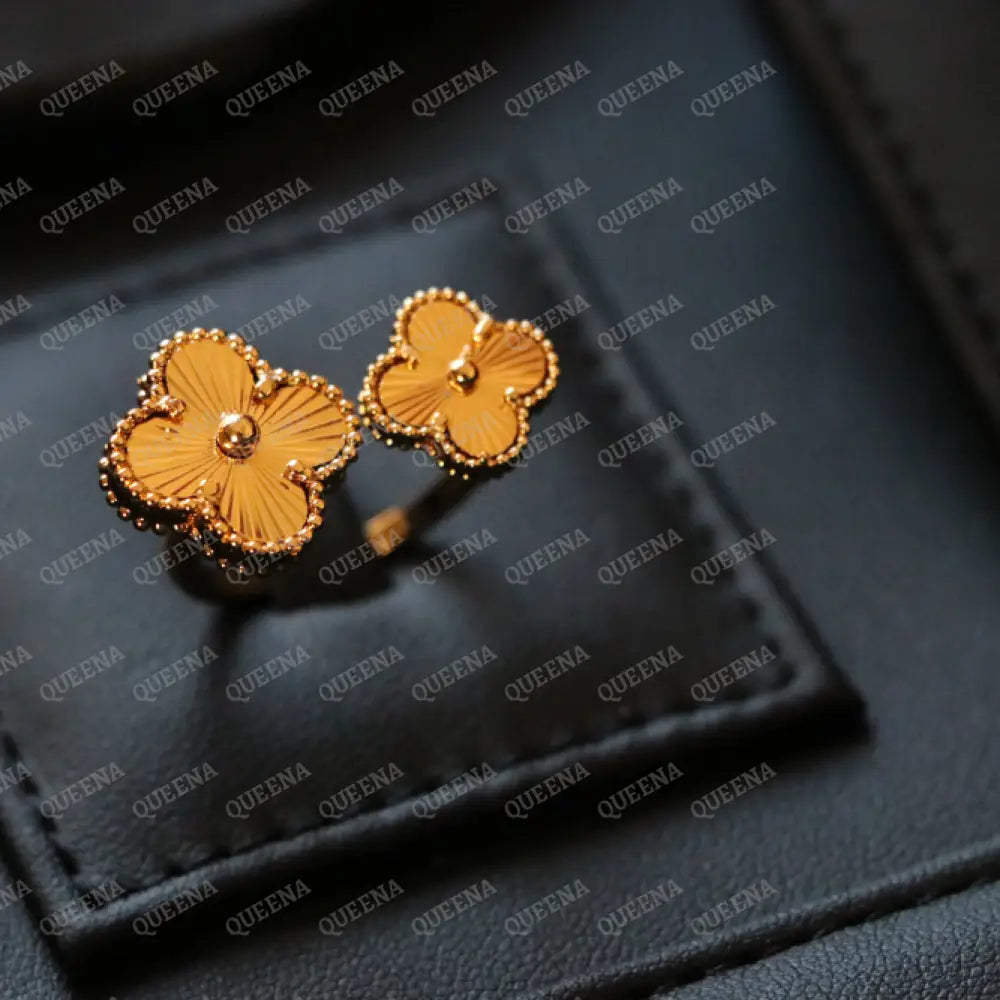 Luxury Clover RING - Between The Finger Ring - Adjustable (Free Size) Rings