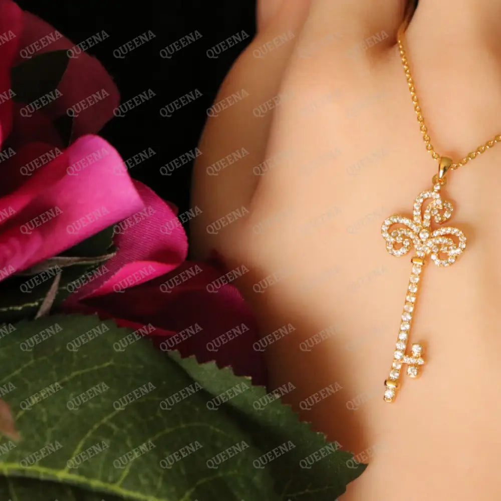 Luxury Dolley Beauty KEY Necklace Studded with Full Zircon Necklaces