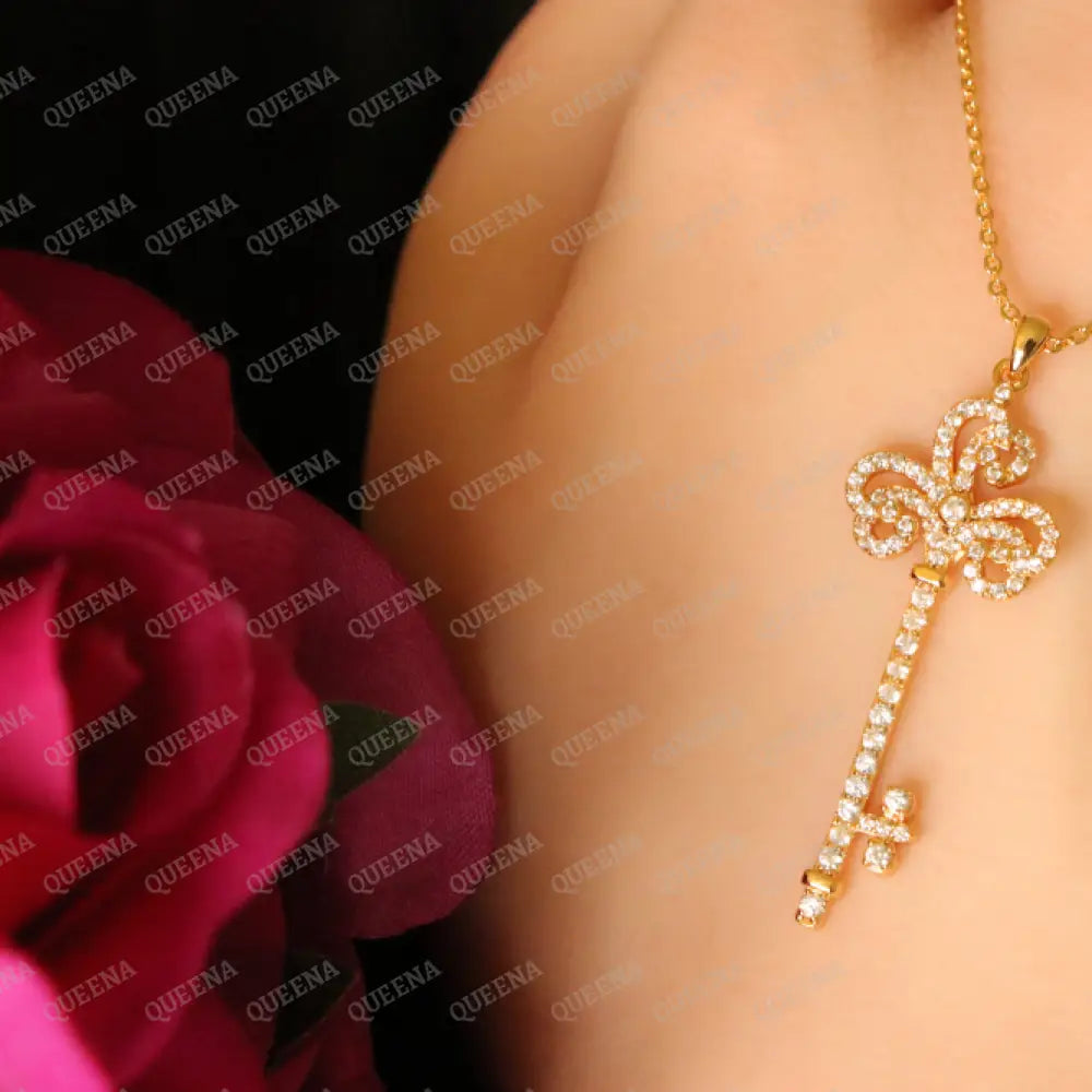 Luxury Dolley Beauty KEY Necklace Studded with Full Zircon Necklaces