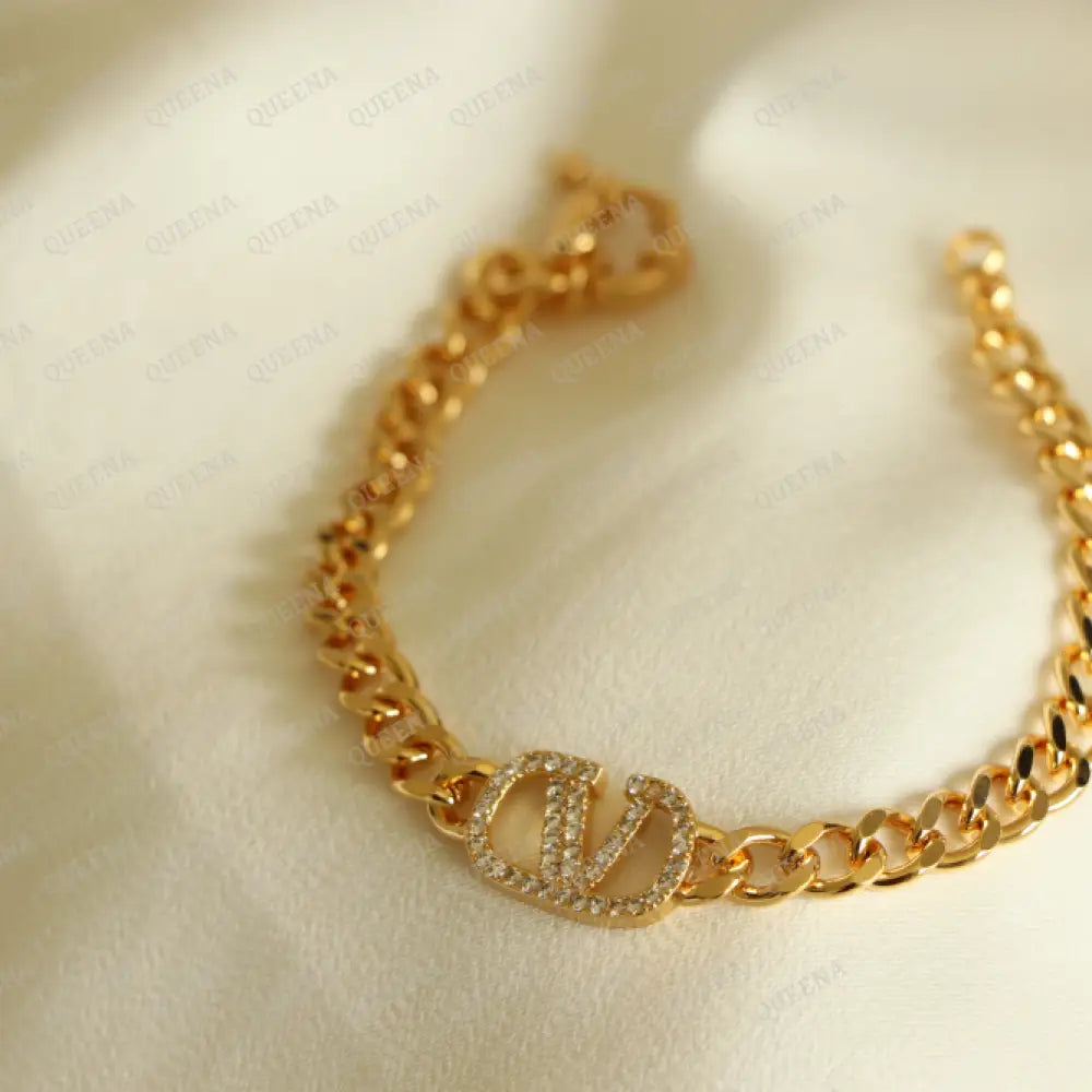 Luxury New Va Link Chain Bracelet Studded With Zircon - High Quality 18K Gold Plated Statement Piece