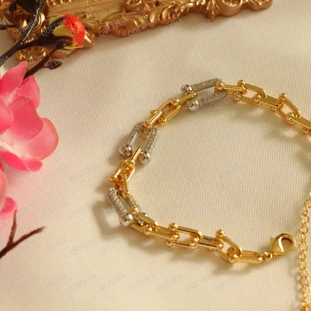 Luxury Teffania Link Chain Bracelet Studded With Silver Zircon Stones