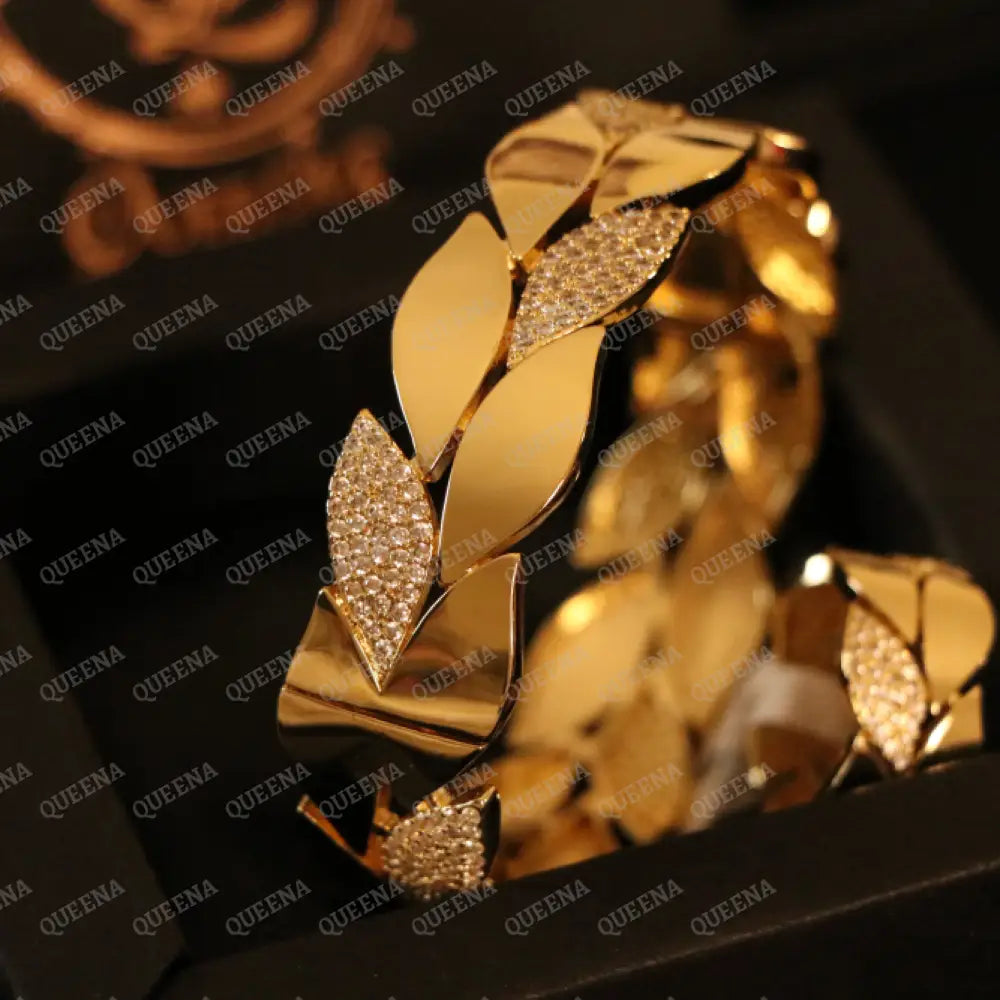 ROYAL QUEEN Imperial Leaf Half Set Stud with Zircon Stones - High Quality 18k Gold Plated Statement Design Jewelry Sets