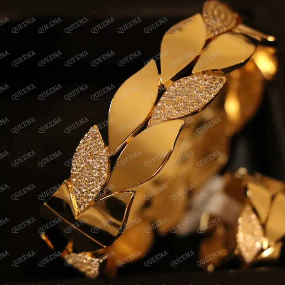 ROYAL QUEEN Imperial Leaf Half Set Stud with Zircon Stones - High Quality 18k Gold Plated Statement Design Jewelry Sets